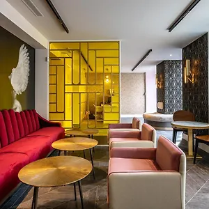 4* Otel Nude - Color Vision